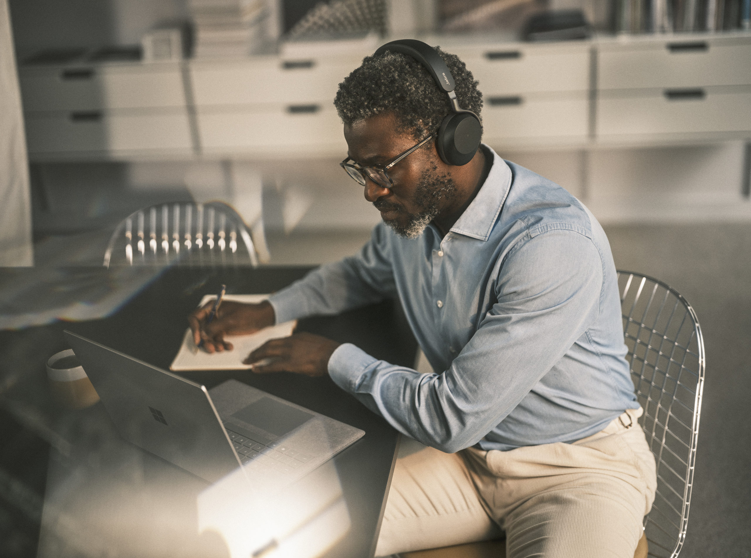 Headsets Profissionais vs Headsets de Consumo: o que realmente impacta ...